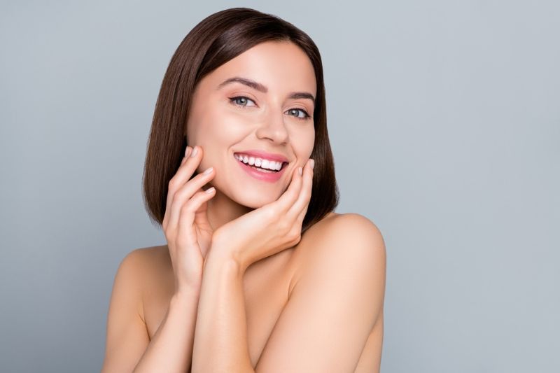 Dermaplaning at Home How To - Dermaplane